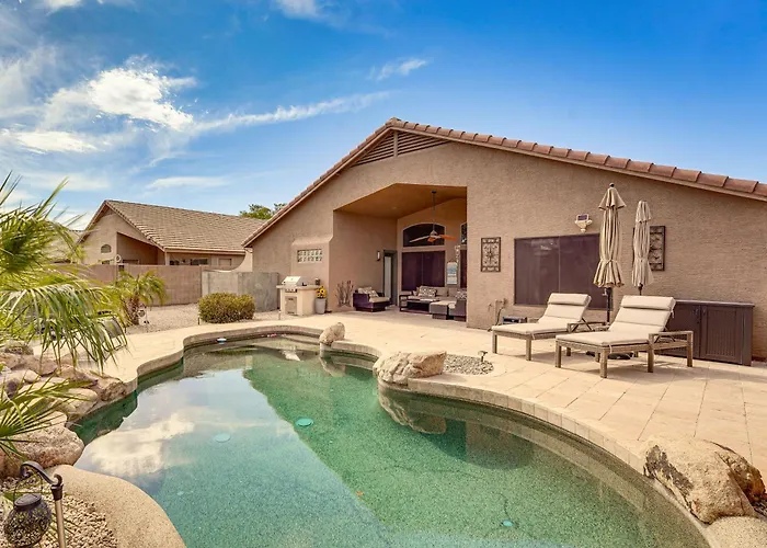 Hot Tub & Wfh Ready! Golf Retreat In Maricopa