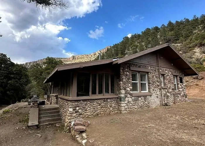 Historic Canyon Cabin With Firepit & Scenic Retreat In Globe, Arizona