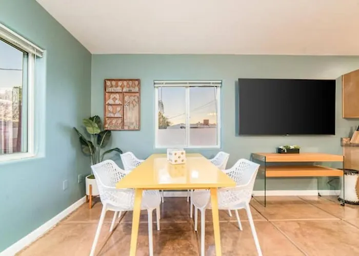 Stylish & Cozy, 1 Bedroom 1 Ba, Parking, Casita