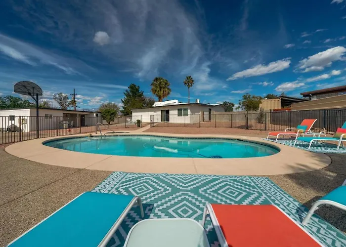 Pool, Hot Tub, 3 Bedroom 3 Ba, Huge Yard, Fenced