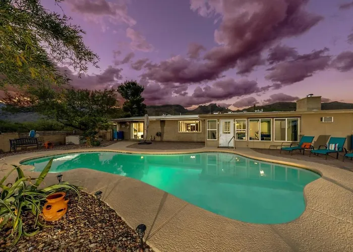 Backyard Oasis, Big 360-Degree Views, 3 Bedroom 2 Ba