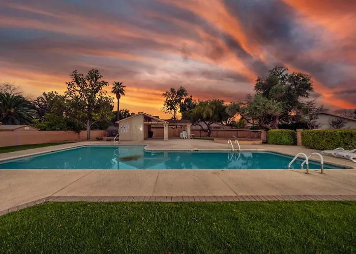 Pool, Quiet, 3 Bedroom 2 Ba, Garage, Fenced