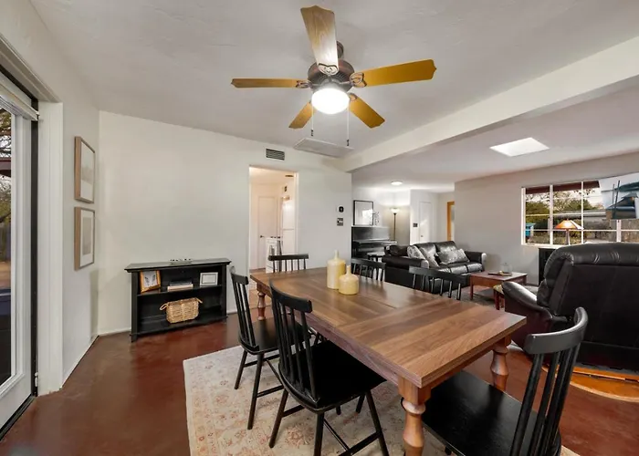 5 Min To Tmc, 3 Bedroom 2 Ba, Yard And Grill, Central
