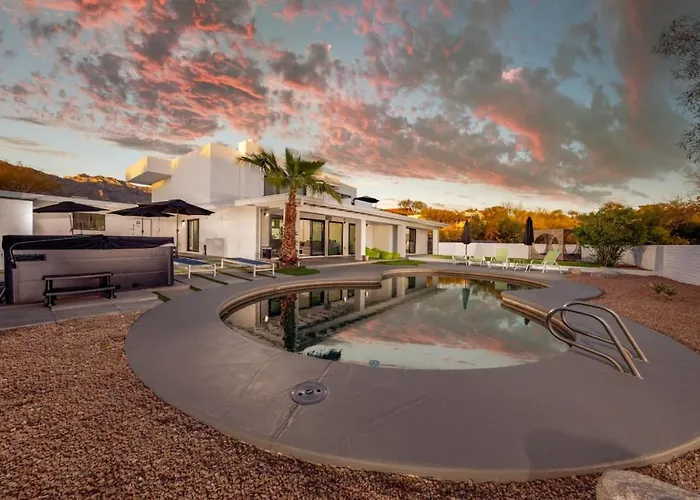 Estate, Home And Guesthouse, 2 Pools, 7 Bedroom 5 Ba