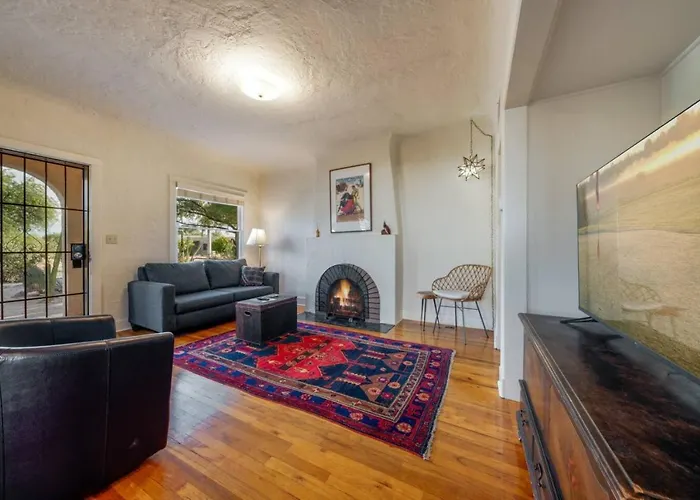 Charming Sam Hughes 1 Bedroom 1 Ba Outdoor Dining