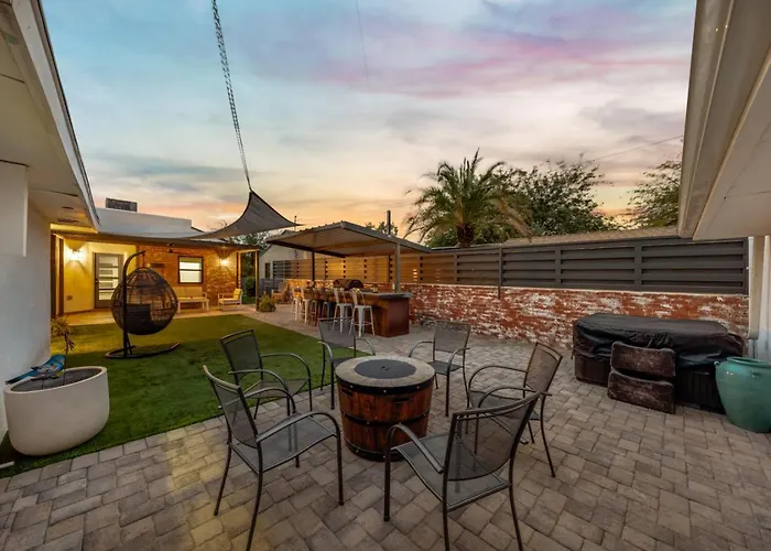 Sam Hughes, Casita, 1 Bd 1 Ba, Shared Yard