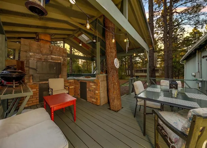 A-Frame, 2 Bedroom 1 Ba, Lakes, Fenced, Fireplace