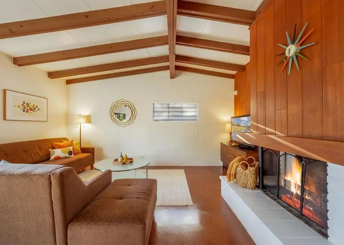 Mid-Century, 3 Bedroom 2Ba, Central, Long Stays