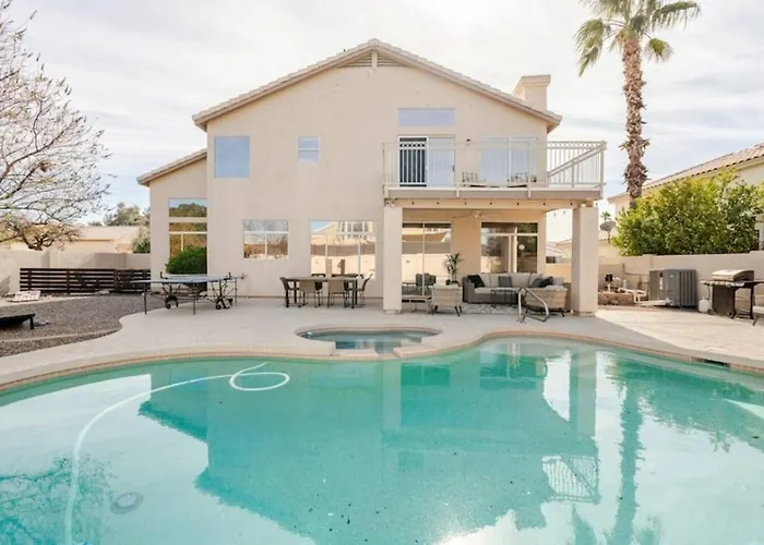 Pet-Friendly Mesa Retreat W/ Private Pool, Pool Table & Great Wifi Near Golf, Hiking & Spring Training