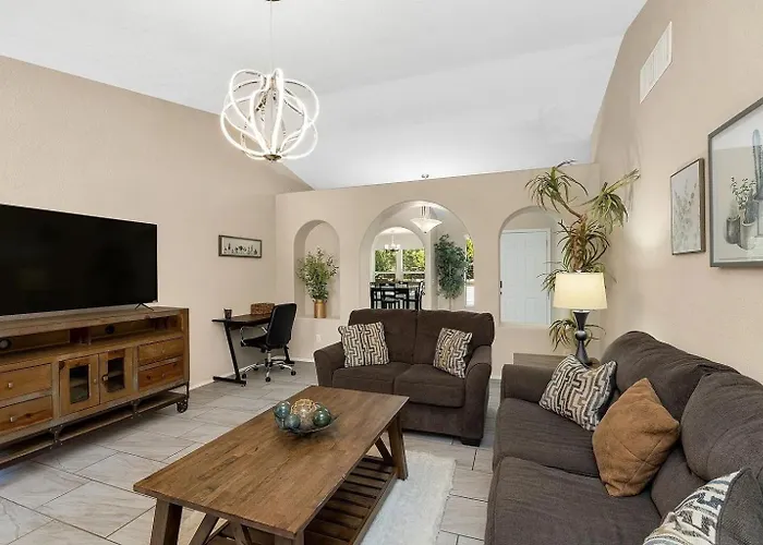 Desert Retreat Modern 3Br Spa Bath Long Term