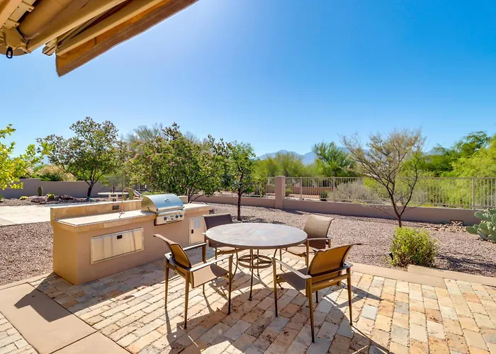 Catalina Mtn Views! Tucson Townhome W/ Large Patio