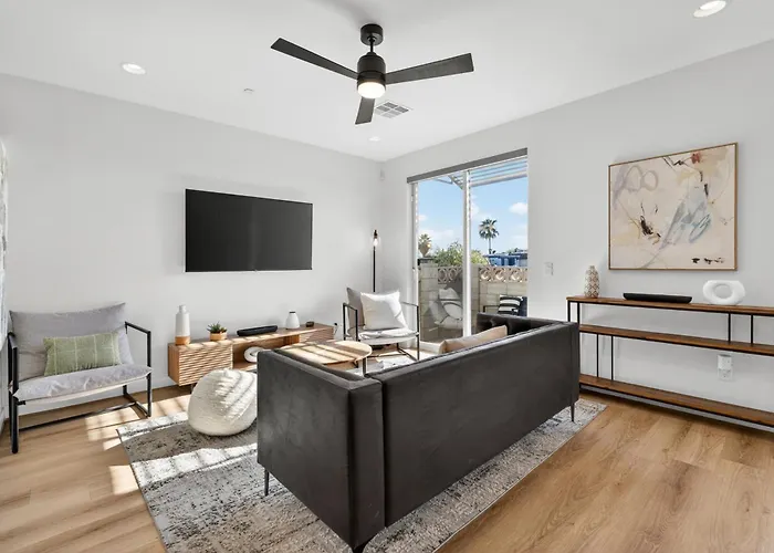 Copper Sky Townhome - Pool & Gym