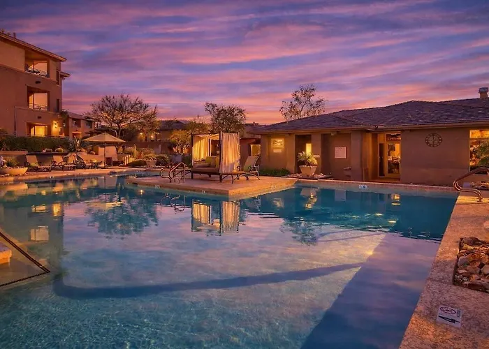 Indigo-Communal Pool Hot Tub Gym & Movie Theater