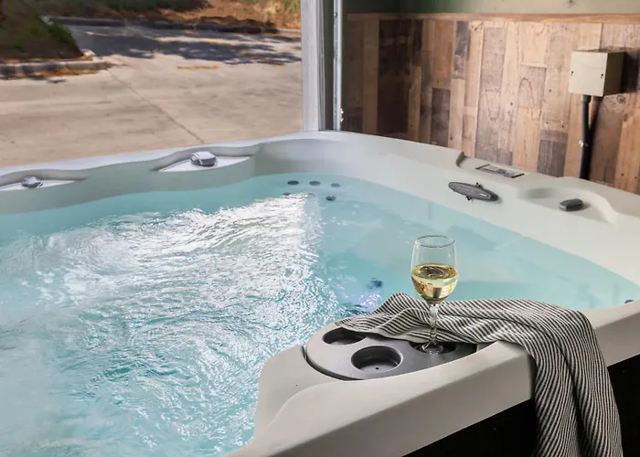 Boarder'S Basecamp Hot Tub Flagstaff