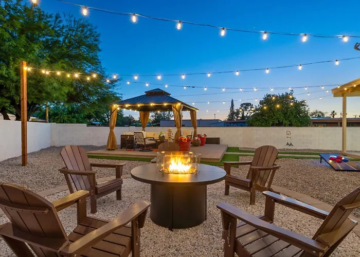 Casa Verde Midtown Firepit Lounge