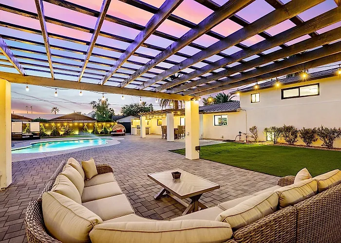 Luxury Oasis At Old Town