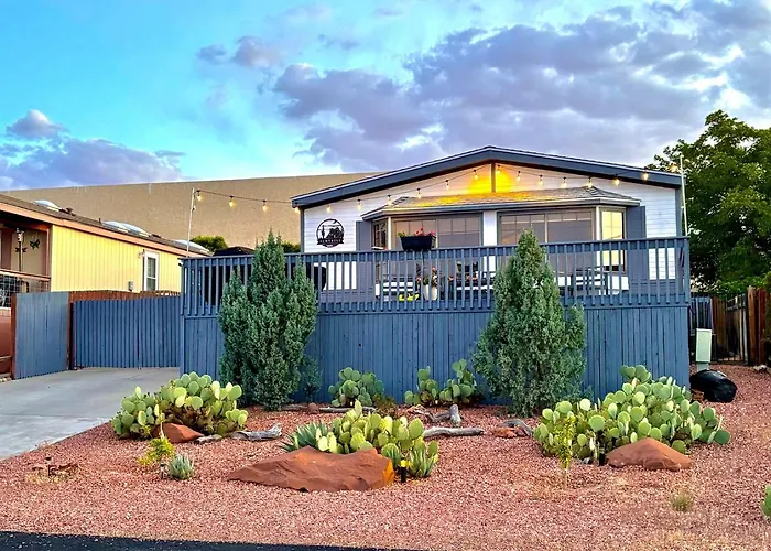 Home W Lake Powell Views- 90' Extra Long Driveway