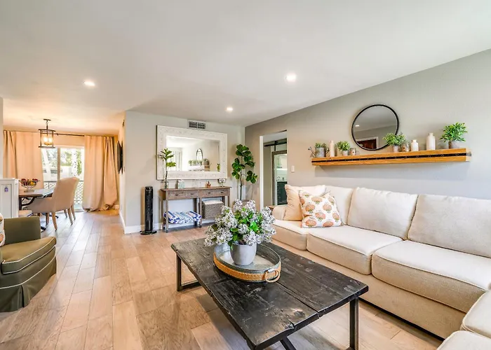 Condo W/ Pool, Near Trails & Old Town Scottsdale!