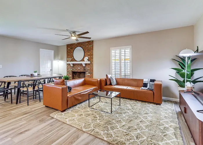 Games Of Pool + Nights Fireside! Glendale Getaway