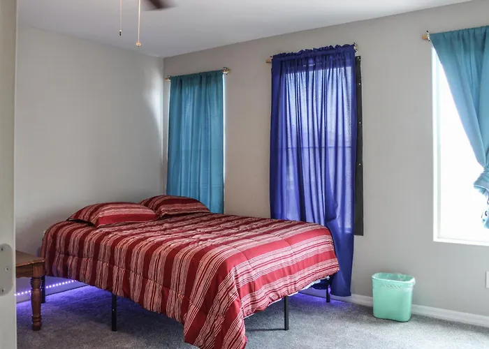 Mackenzie - Private Bedrooms With Shared Bathroom In Co-Living House