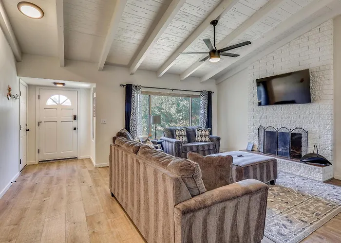 Near River! Home W/ Fenced Yard In Bullhead City