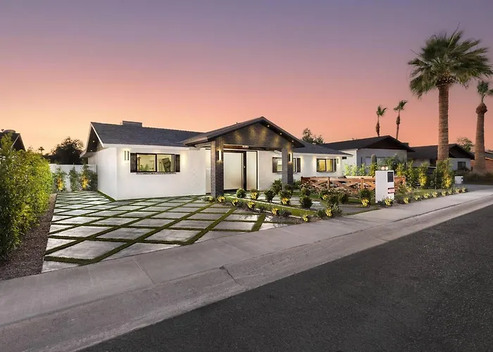 Scottsdale Oasis Heated Pool, Spa & Putting