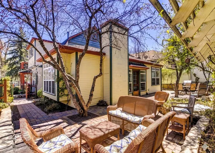 The Cottage-Near Downtown Historic Courthouse Square