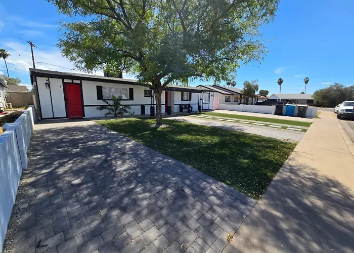 Remodeled 3Br Home For 8 With Private Yard & Parking