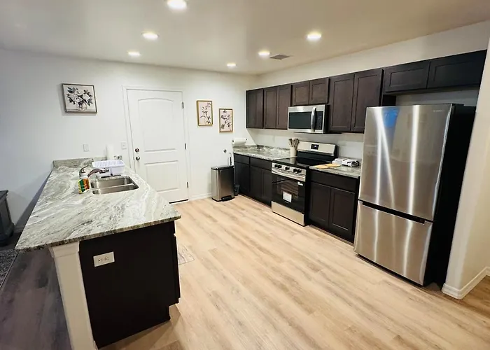 Brand New Modern Home Near Hospital & Restaurant