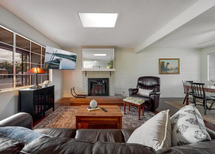 5 Min To Tmc, 3 Bedroom 2 Ba, Yard And Grill, Central