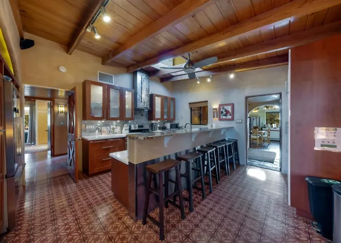 Unique Home, 3 Bedroom 1 Ba, Yoga, Peaceful Property