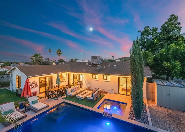 New Desert Bloom With Pool Spa & Game Room