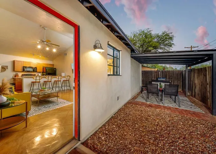 Central, 1 Bedroom 1 Ba, Fenced, Cozy, Guesthouse
