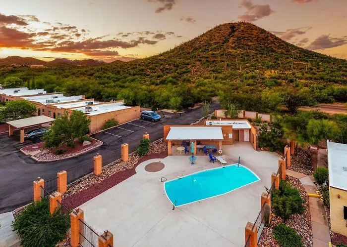 Pool, 2 Bedroom 2 Ba, Patio, Near Jw Marriott