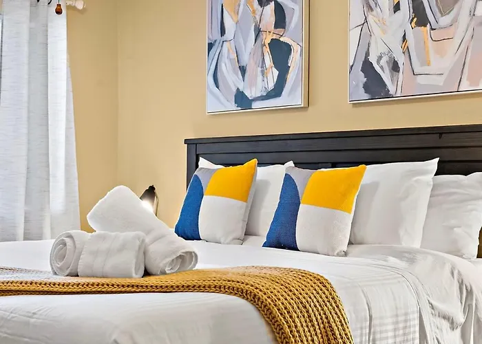 Chic Downtown 1Br With Resort Pool & Gym