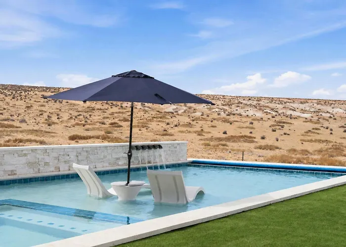 The Clubhouse- Pool Pickleball Views Luxe Villa