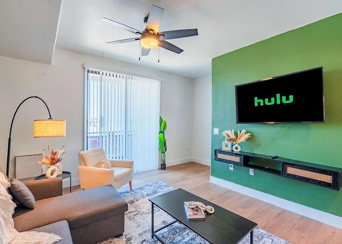 Modern Westgate Condo Pool Gym Parking Wd
