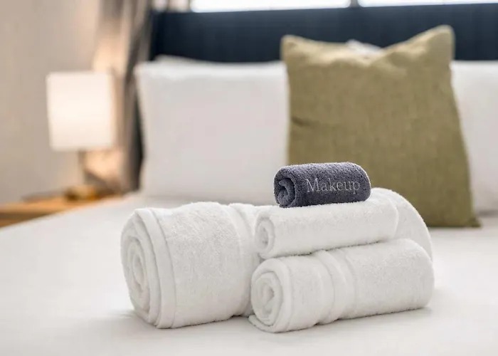 Boulevard Stays Luxe Studio Near Stadium Pool Parking And Gym