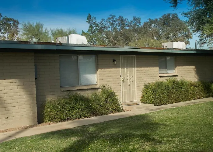 Tranquil, Conveniently Located 2 Bedroom Condo Central Tucson