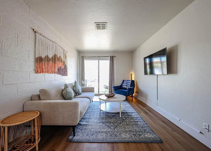 #5 Sunny Midtown Skyline Cool Comfy Affordable
