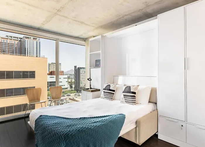 Boulevard Stays Highrise Stu Sky Pool Gym 42