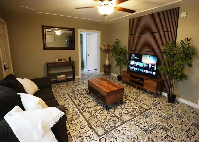 Cozy Retreat Near Phx Airport & Downtown