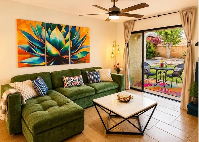Sedona Retreat, 2 King Suites, Private Sauna & Pool, Pickleball