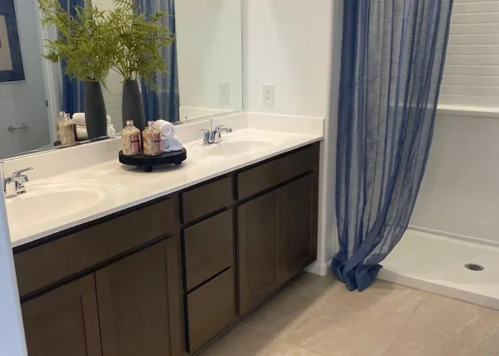 Clark'S Luxury Apartment