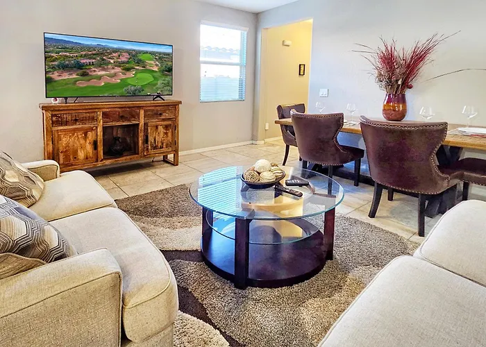 Spacious Desert Suite Minutes To Phoenix Fun - Pet Friendly!
