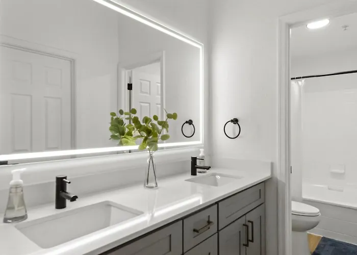 Top Floor Remodeled Free Parking Direct Wi-Fi