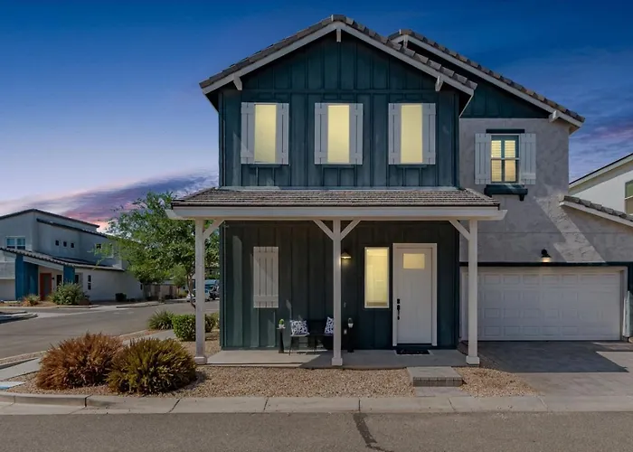 Modern 3Br Home In Goodyear - Stylish Spacious Family-Friendly