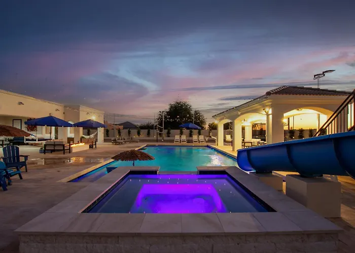 The Grand Oasis - Resort-Style Retreat W Sauna Cold Plunge Mini Golf Volleyball