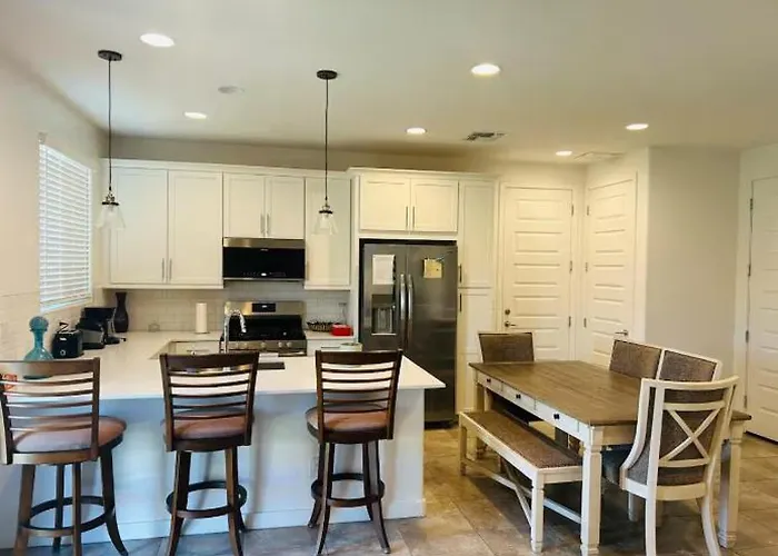 Modern Private Casita Close To Zoo-Casino-Stadium