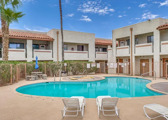 Work, Hike & Swim: Central Tucson Condo W/ Pool